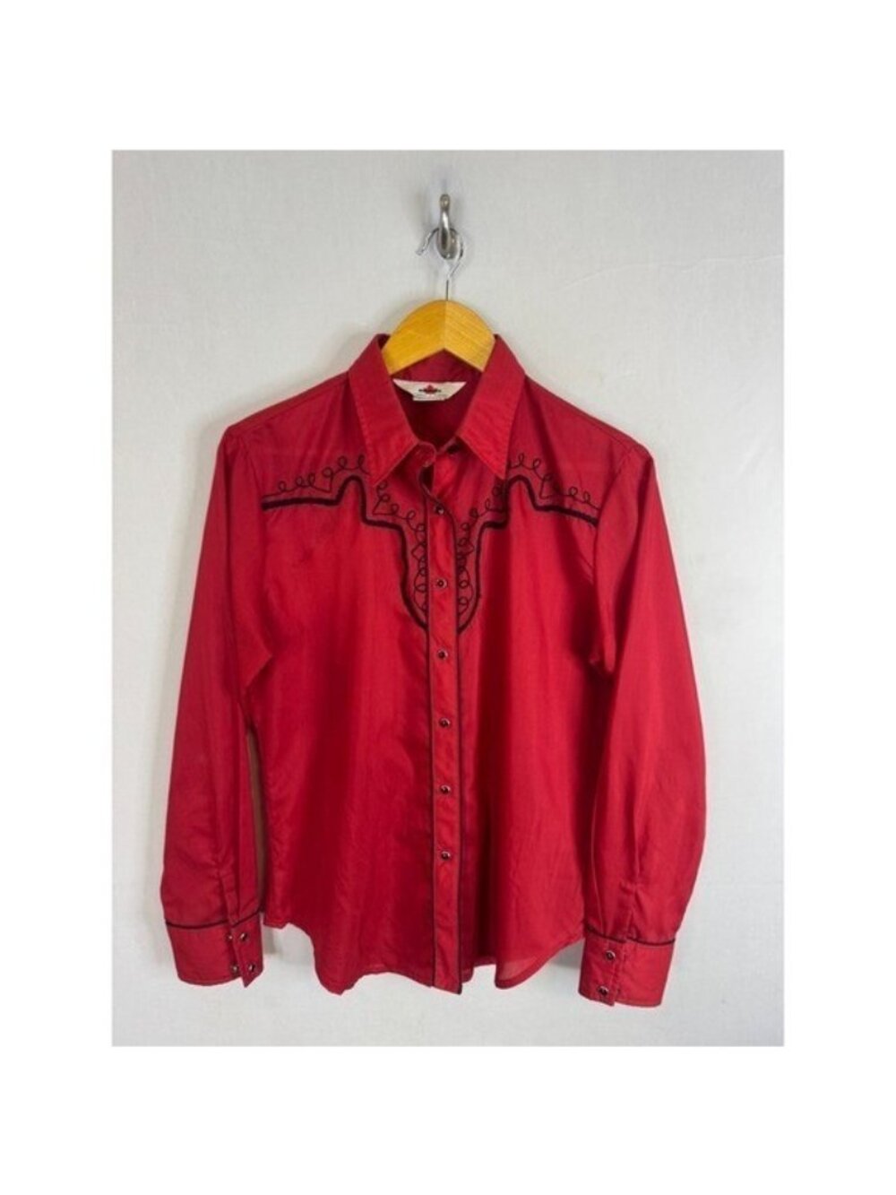 Vintage MWG Winnipeg Canada Red Western Shirt Black Embroidery Pearl Snap 16